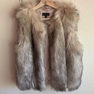 TOPSHOP FAUX FUR VEST, SO SOFT